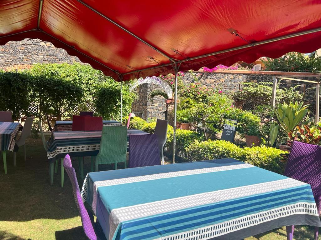 Hotel Niwa Gorée Екстериор снимка