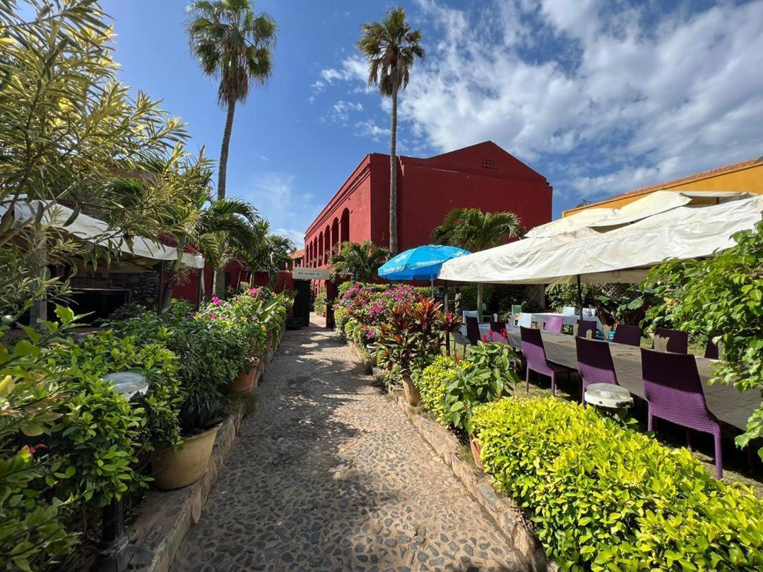 Hotel Niwa Gorée Екстериор снимка